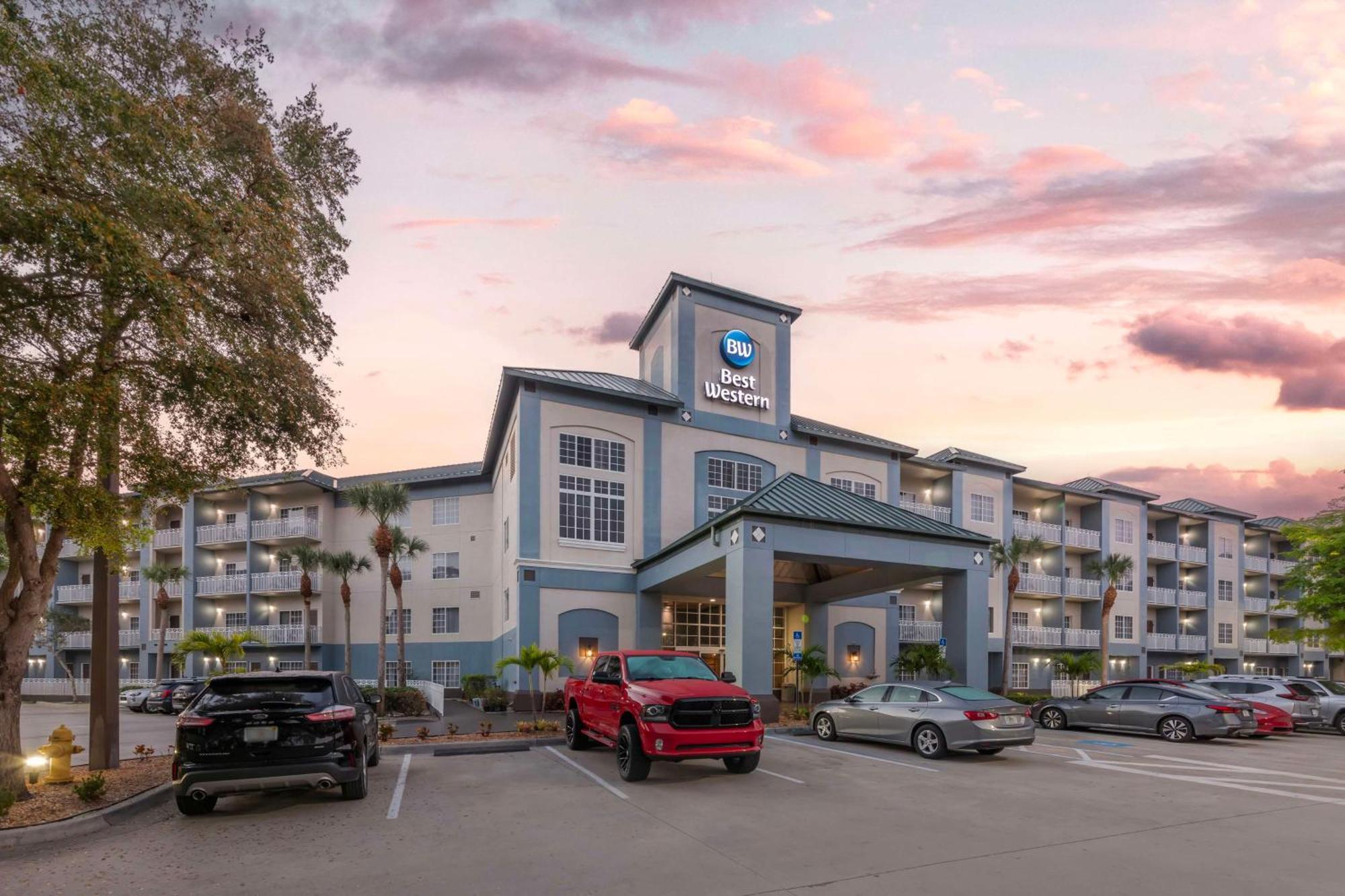 Western Plaza Hotel North Naples