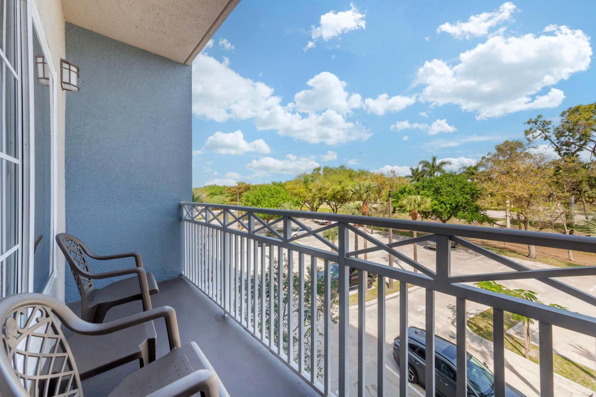 Western Plaza Hotel North Naples