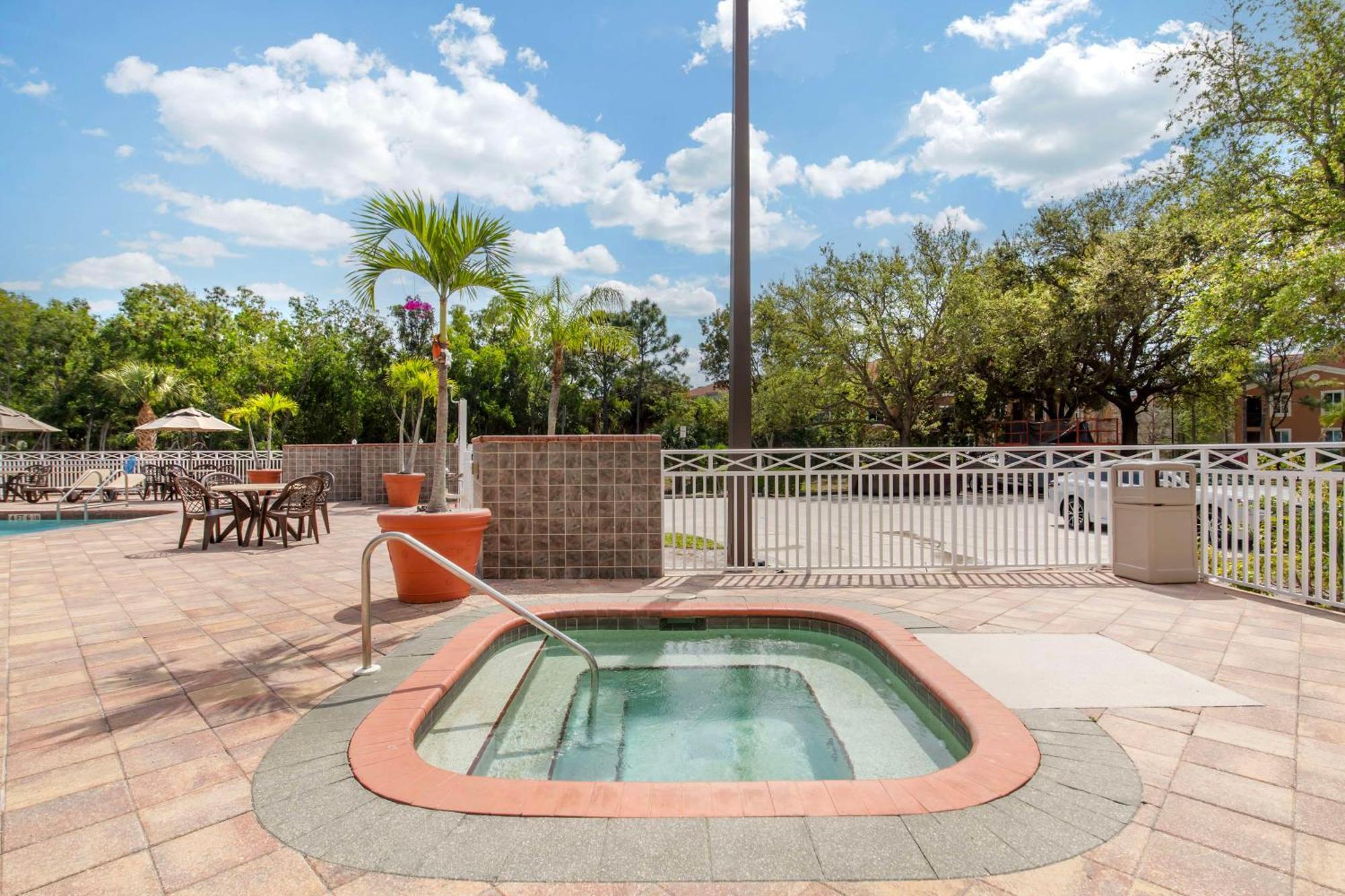 Hotel Western Plaza North Naples